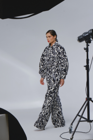 Брюки-лужи из итальянского хлопка с шерстью с принтом, фото 1